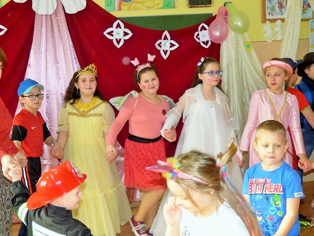 Bal przebierańców w Szkole Podstawowej w Żakowoli Poprzecznej