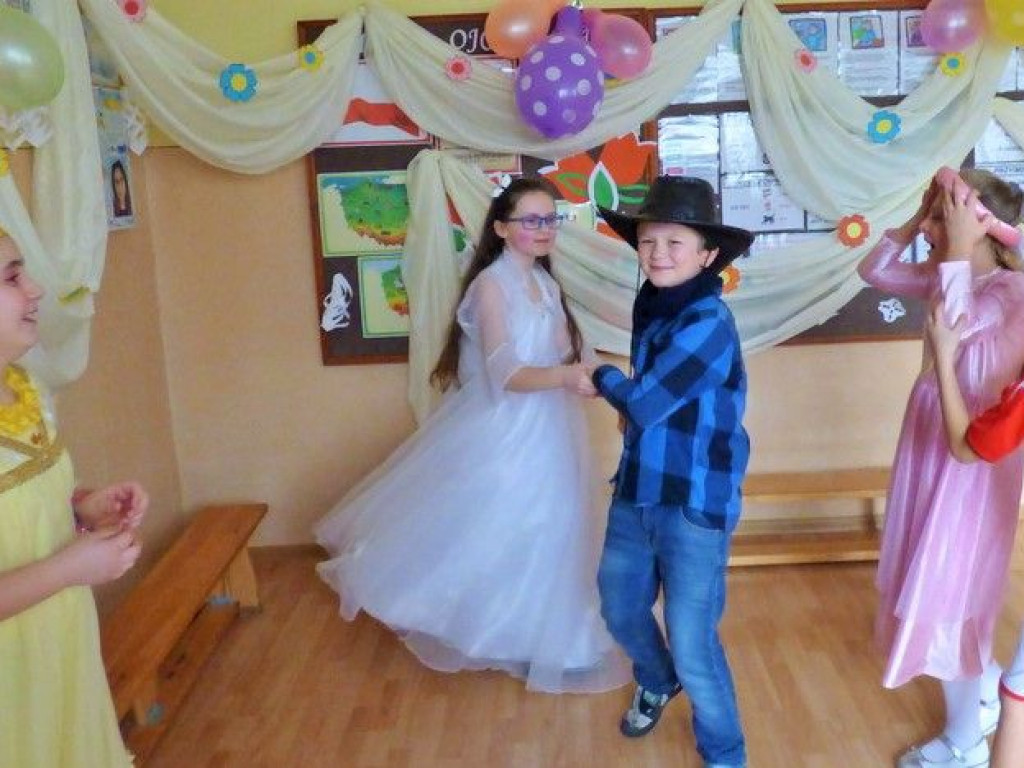 Bal przebierańców w Szkole Podstawowej w Żakowoli Poprzecznej