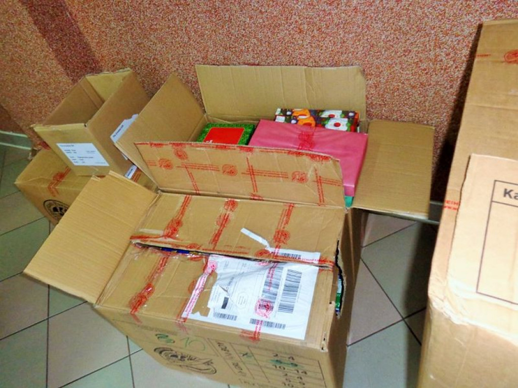 Dzieci ze szkoły w Grabowcu otrzymały paczki od fundacji 