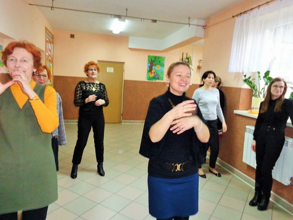 Dzieci ze szkoły w Grabowcu otrzymały paczki od fundacji 