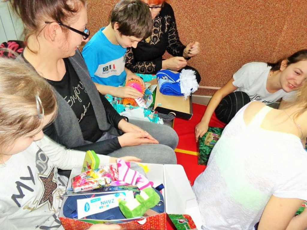 Dzieci ze szkoły w Grabowcu otrzymały paczki od fundacji 