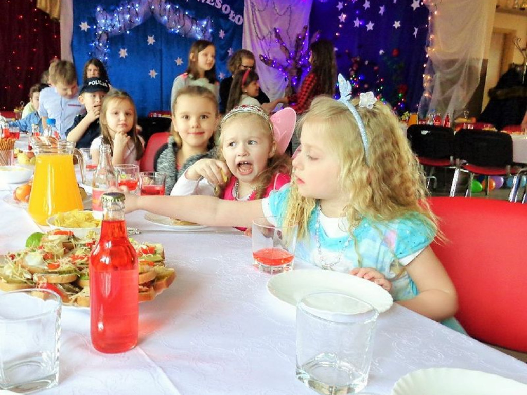 Zabawa w Szkole Podstawowej w Grabowcu