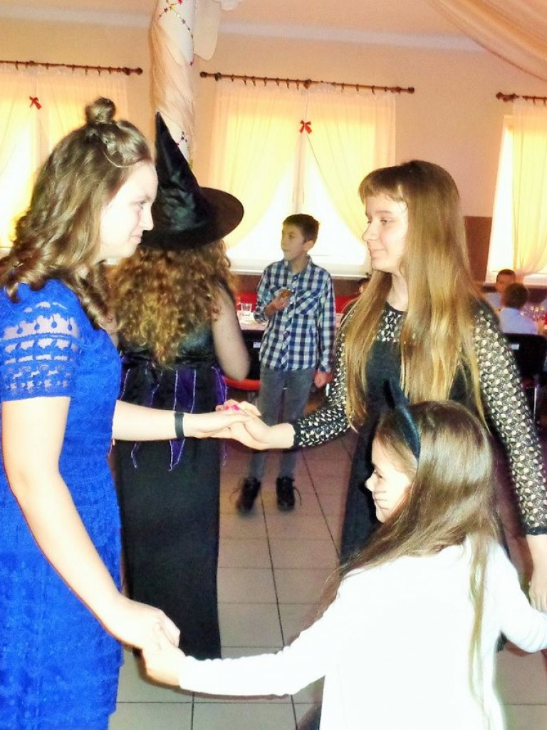 Zabawa w Szkole Podstawowej w Grabowcu