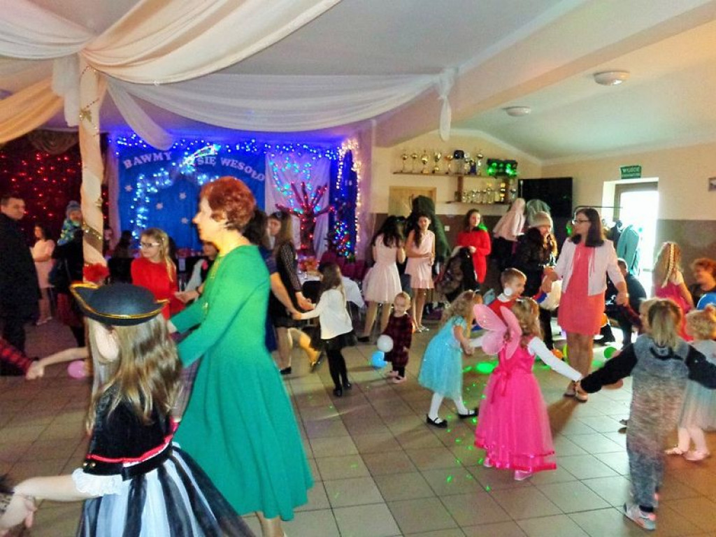 Zabawa w Szkole Podstawowej w Grabowcu