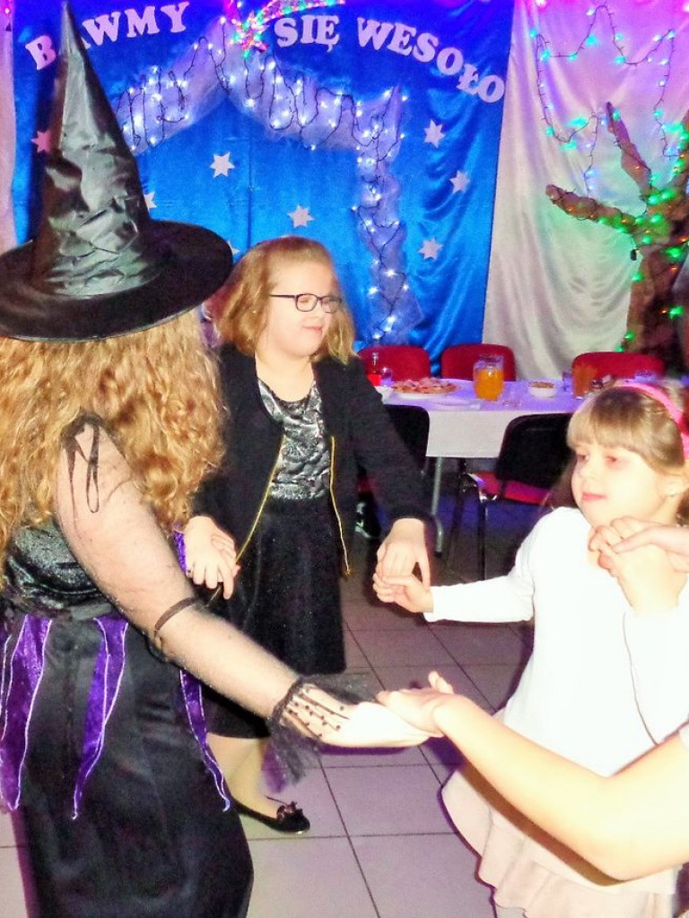 Zabawa w Szkole Podstawowej w Grabowcu