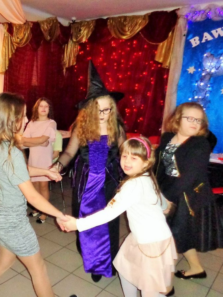 Zabawa w Szkole Podstawowej w Grabowcu