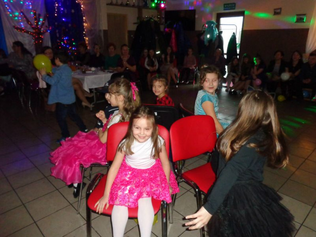 Zabawa w Szkole Podstawowej w Grabowcu