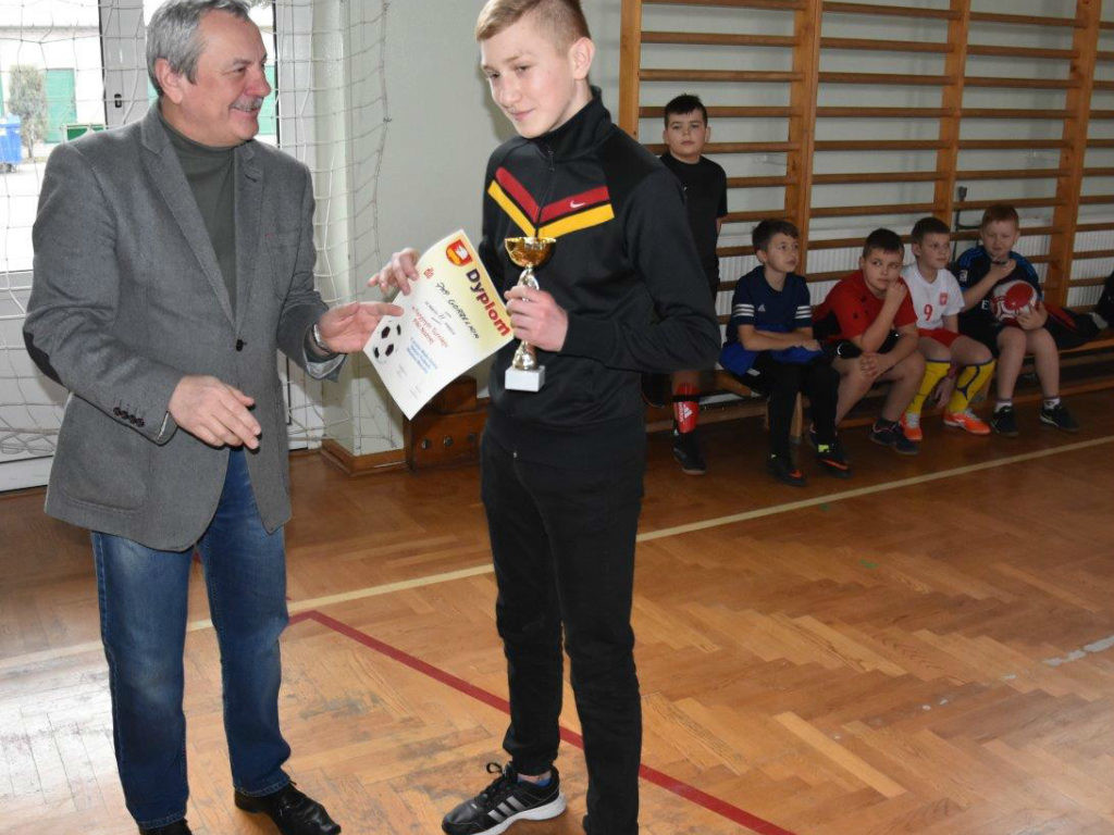 Feryjny halowy turniej piłki nożnej