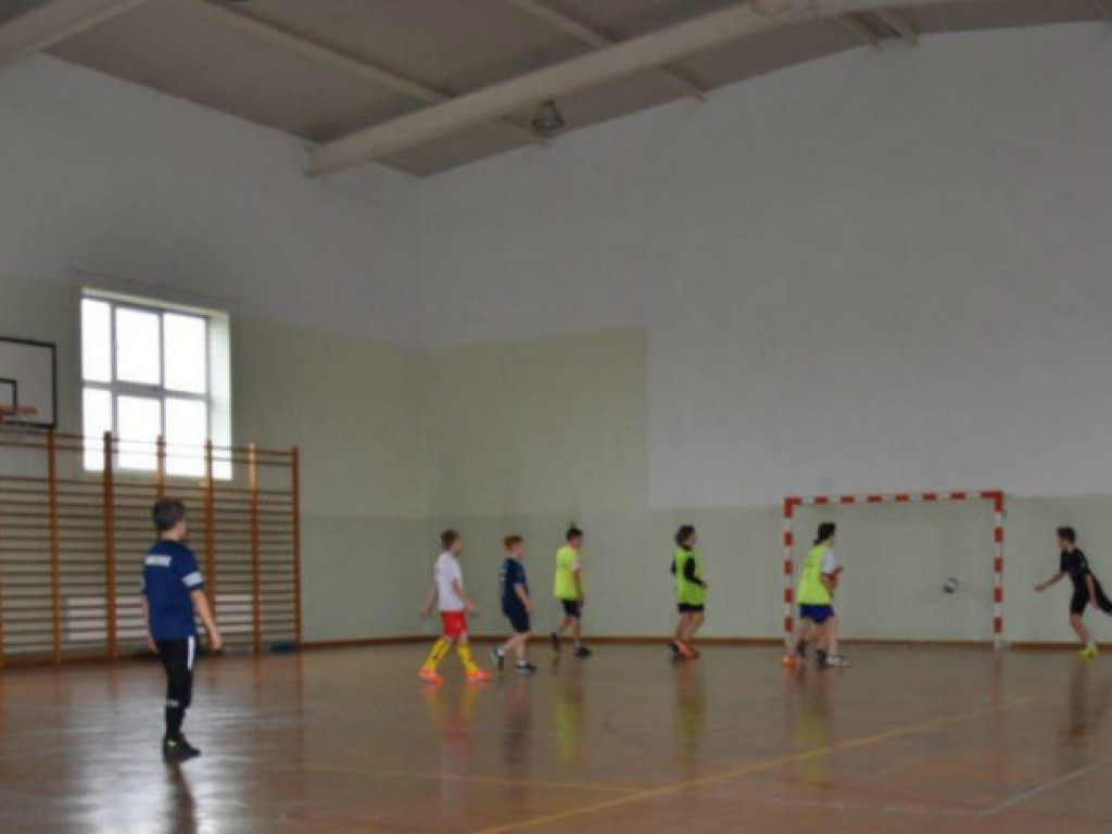 Feryjny halowy turniej piłki nożnej