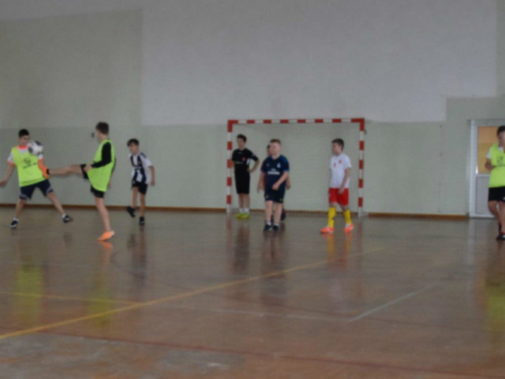 Feryjny halowy turniej piłki nożnej