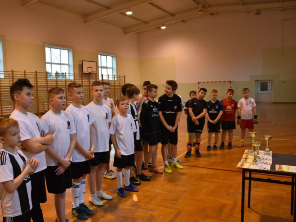 Feryjny halowy turniej piłki nożnej