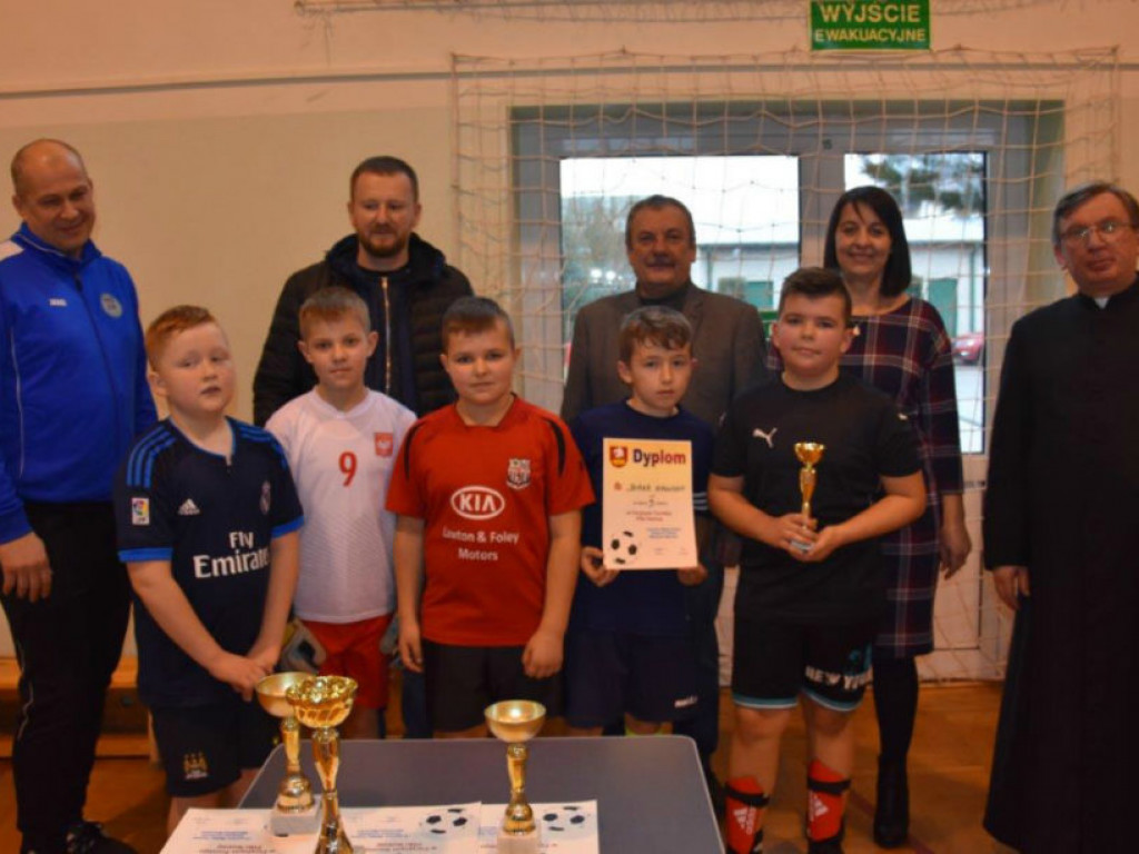 Feryjny halowy turniej piłki nożnej