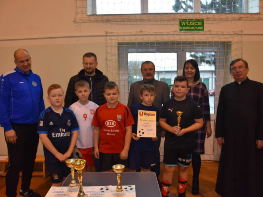 Feryjny halowy turniej piłki nożnej