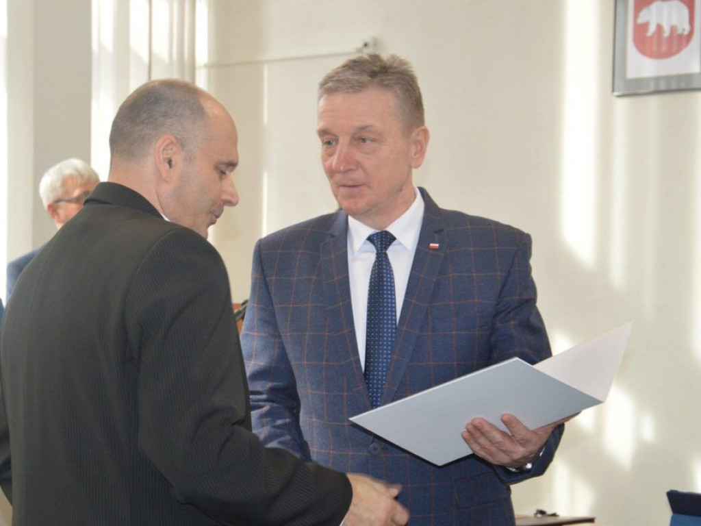 Sportowcy nagrodzeni podczas sesji Rady Miasta