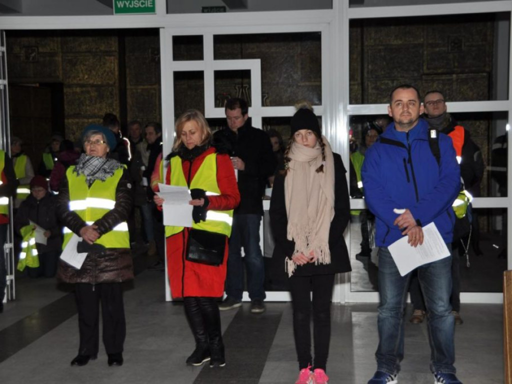 Plenerowa Nocna Droga Krzyżowa z Żołnierzami Wyklętymi