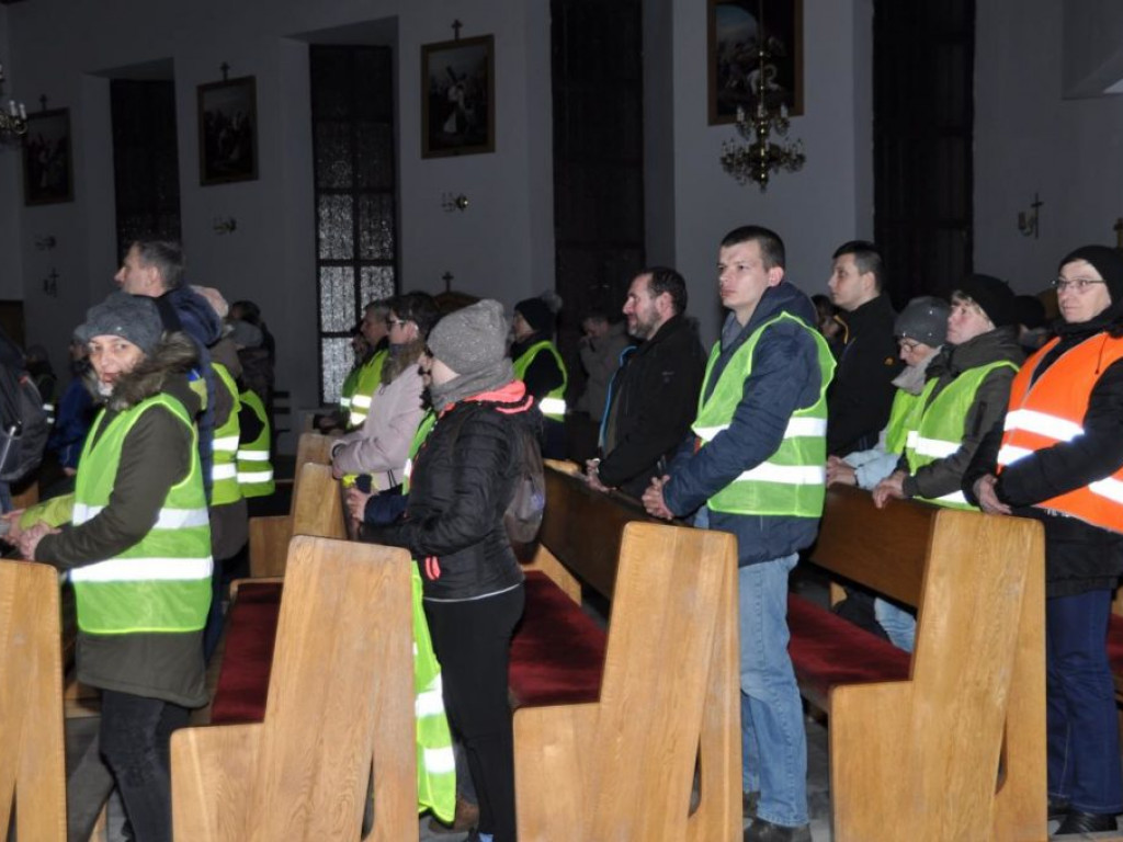 Plenerowa Nocna Droga Krzyżowa z Żołnierzami Wyklętymi