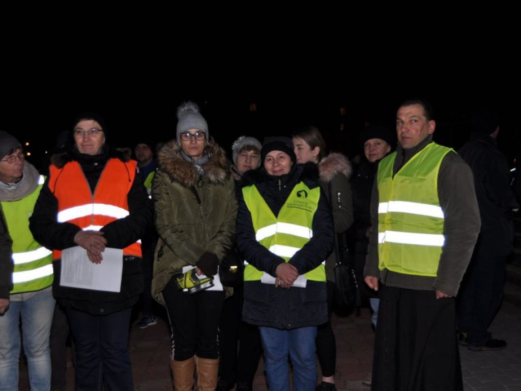 Plenerowa Nocna Droga Krzyżowa z Żołnierzami Wyklętymi