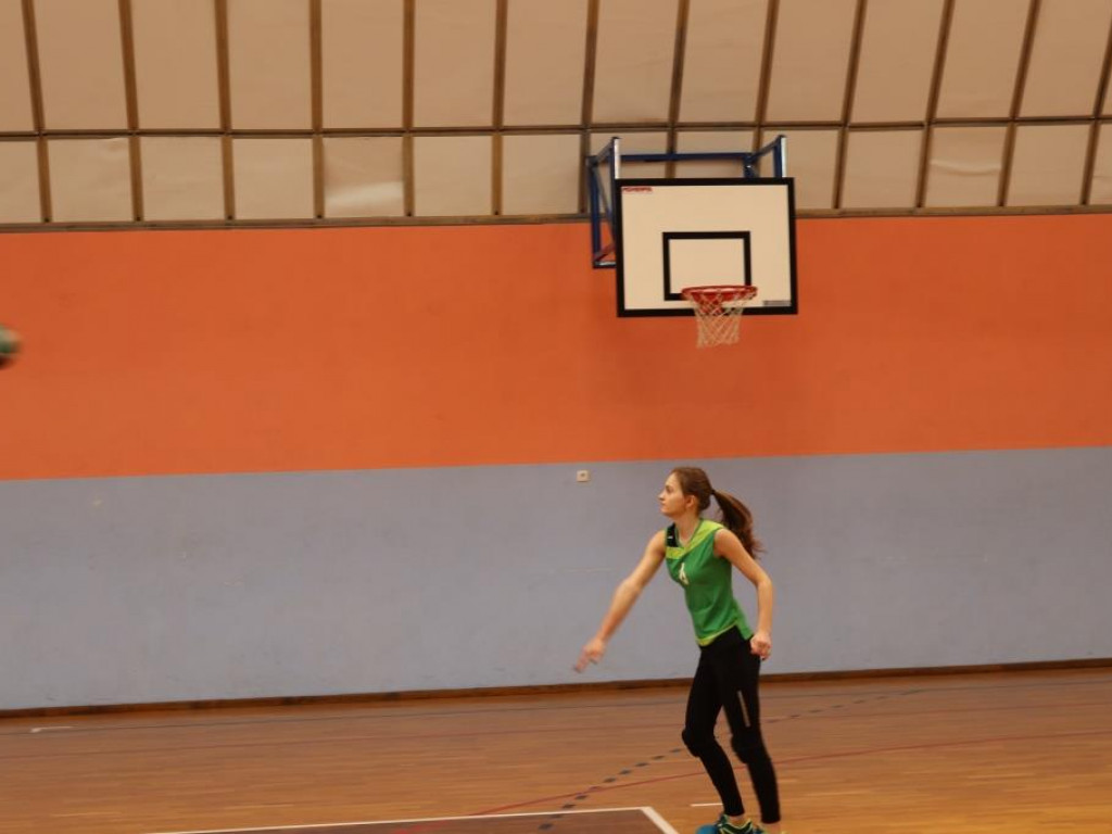 Turniej siatkówki w Komarówce z okazji dnia kobiet