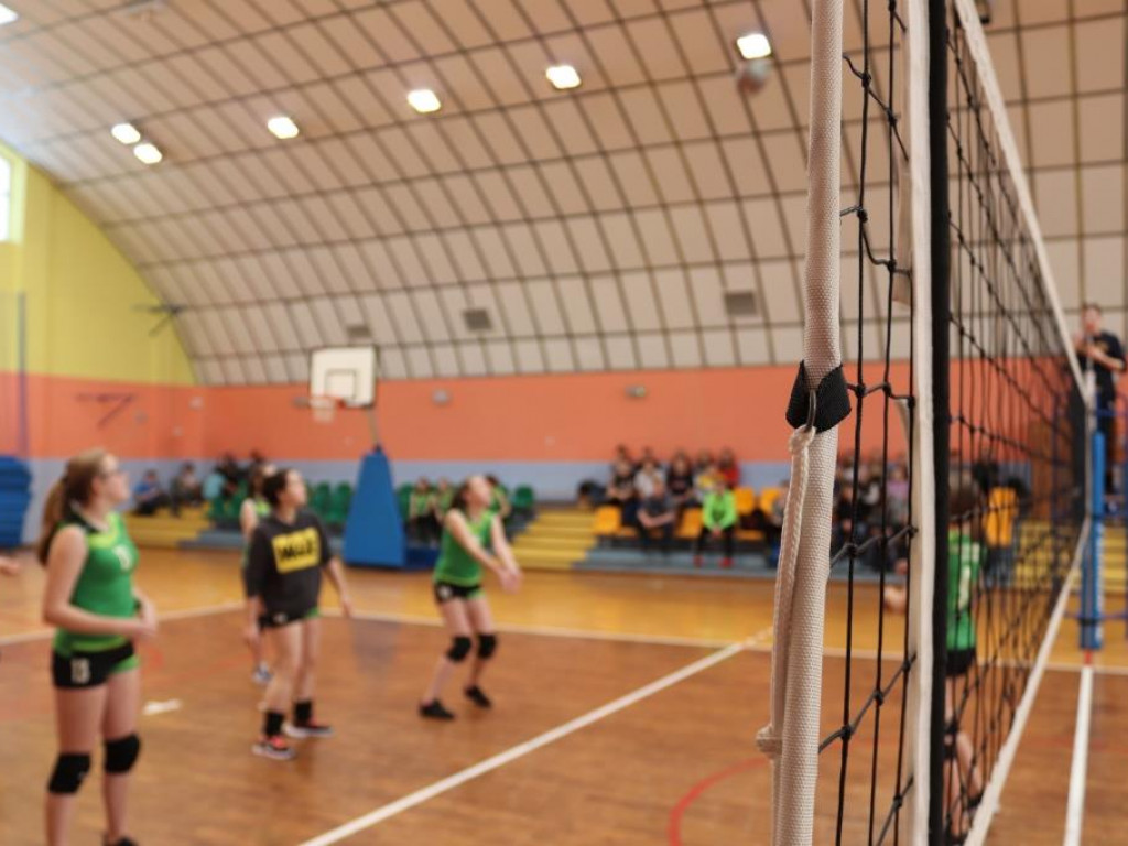 Turniej siatkówki w Komarówce z okazji dnia kobiet