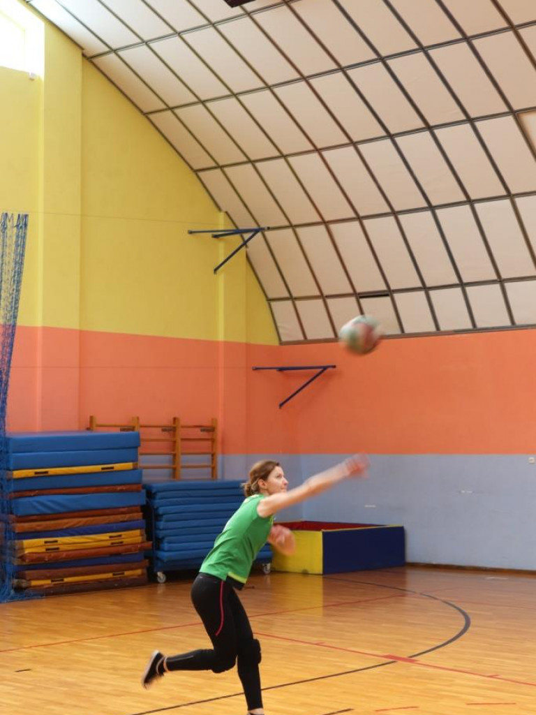 Turniej siatkówki w Komarówce z okazji dnia kobiet