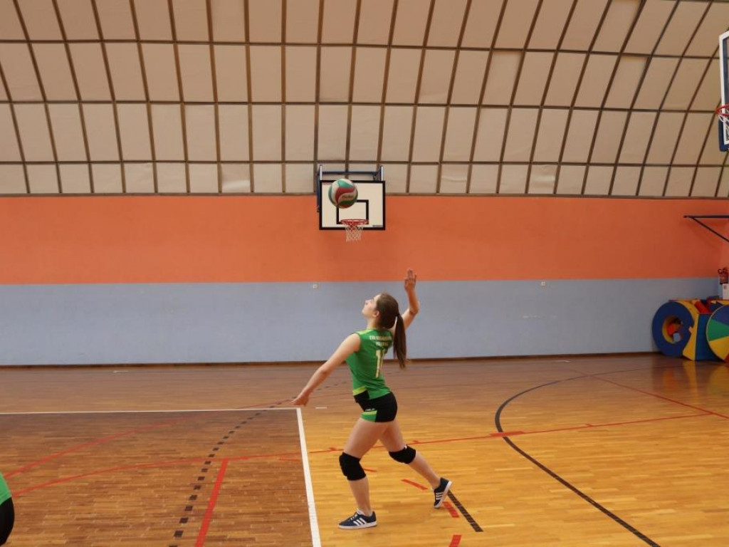 Turniej siatkówki w Komarówce z okazji dnia kobiet