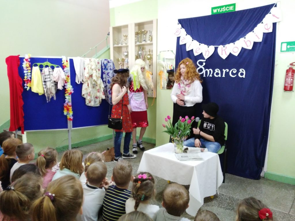 Dzień kobiet w Szkole Podstawowej w Zakrzewie