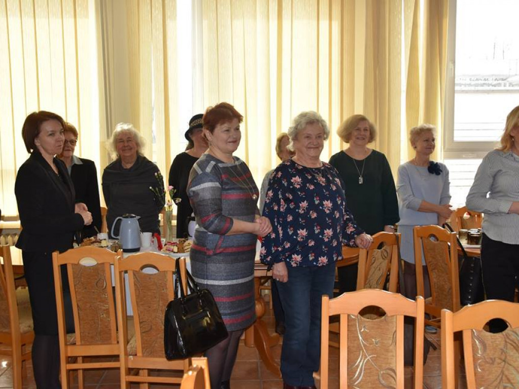 Dzień kobiet w I LO w Radzyniu - zdjęcia
