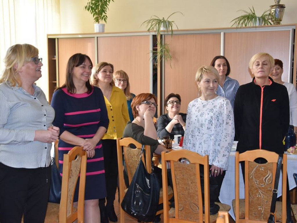 Dzień kobiet w I LO w Radzyniu - zdjęcia