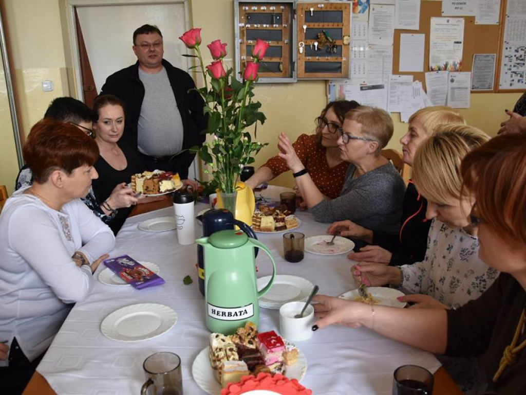 Dzień kobiet w I LO w Radzyniu - zdjęcia
