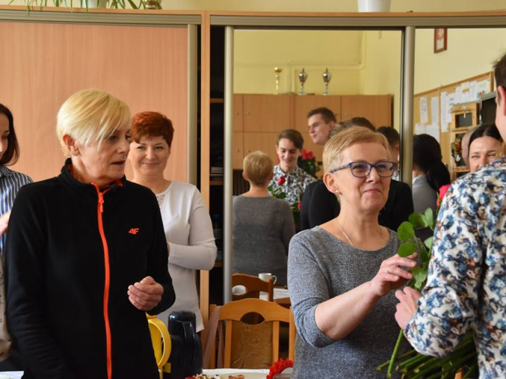 Dzień kobiet w I LO w Radzyniu - zdjęcia