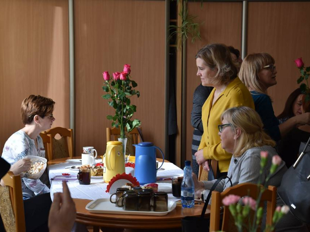 Dzień kobiet w I LO w Radzyniu - zdjęcia