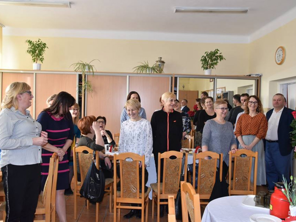 Dzień kobiet w I LO w Radzyniu - zdjęcia