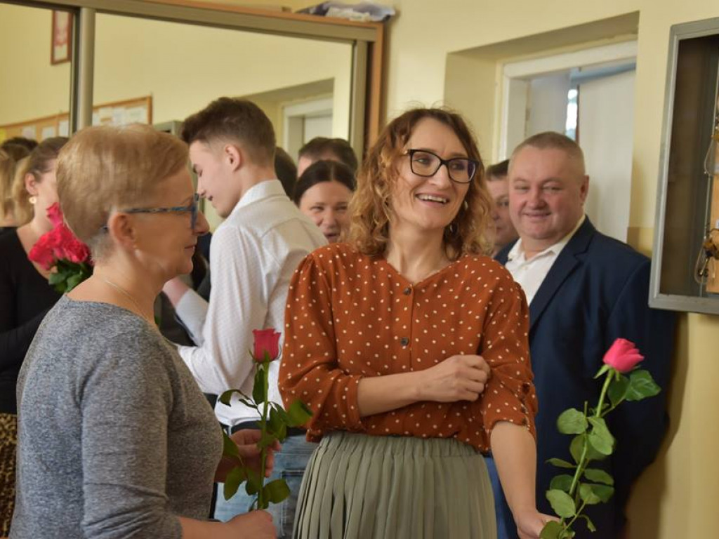 Dzień kobiet w I LO w Radzyniu - zdjęcia