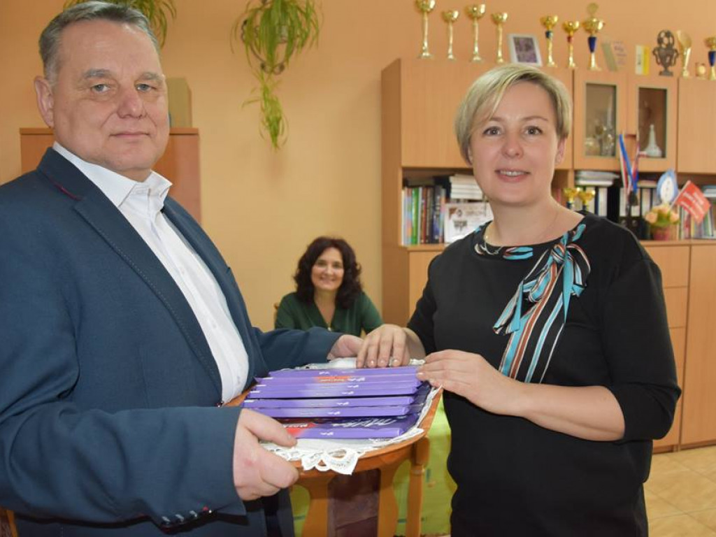 Dzień kobiet w I LO w Radzyniu - zdjęcia