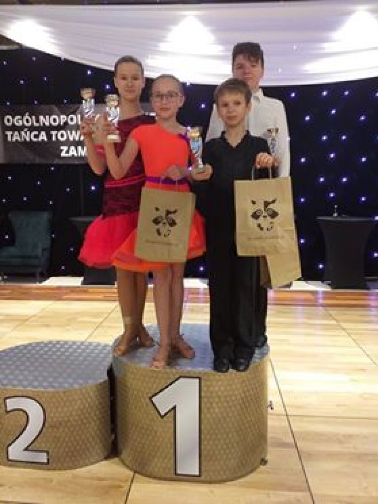 Młodzi tancerze z Radzynia na turnieju w Janowie Podlaskim