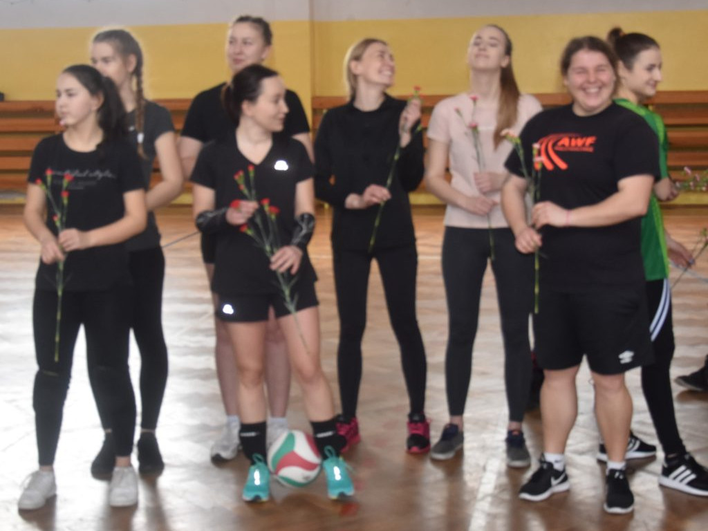 Turniej siatkówki w gminie Radzyń z okazji dnia kobiet