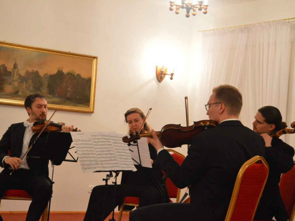 Zahipnotyzowani klasykiem, czyli koncert Gliere Quartet