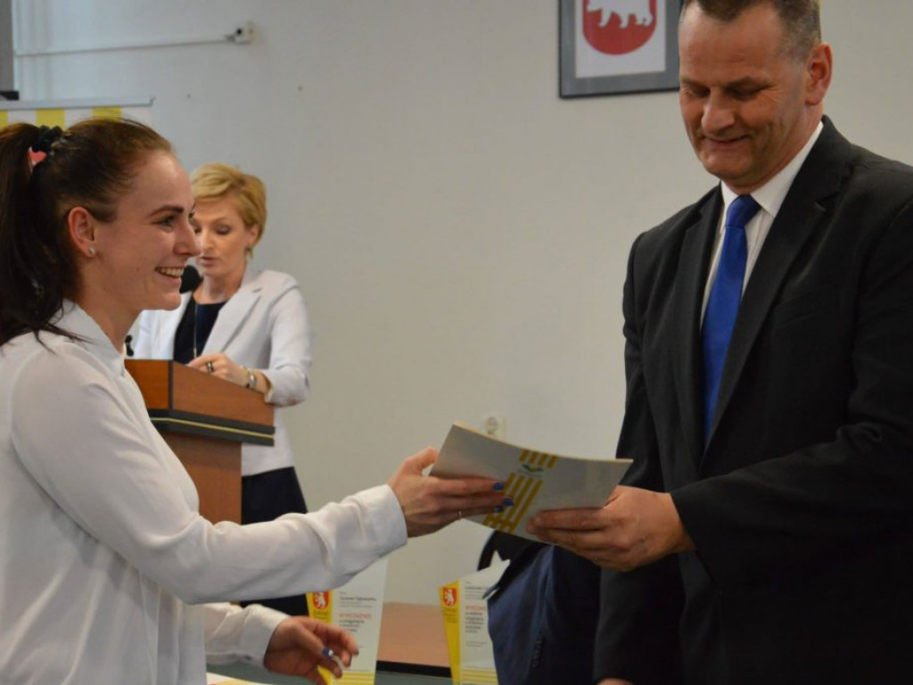 Sportowcy nagrodzeni na sesji Rady Powiatu