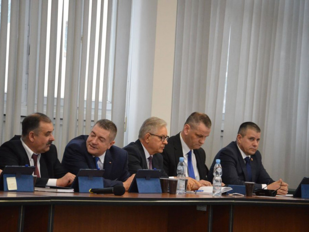 Sportowcy nagrodzeni na sesji Rady Powiatu