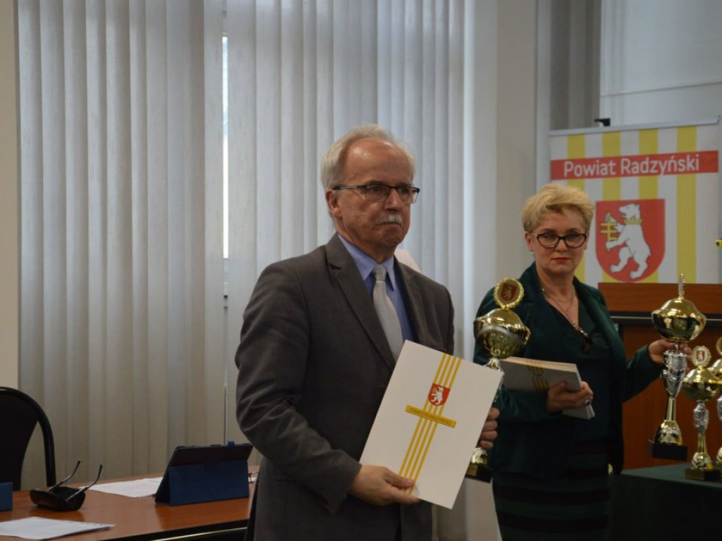 Sportowcy nagrodzeni na sesji Rady Powiatu