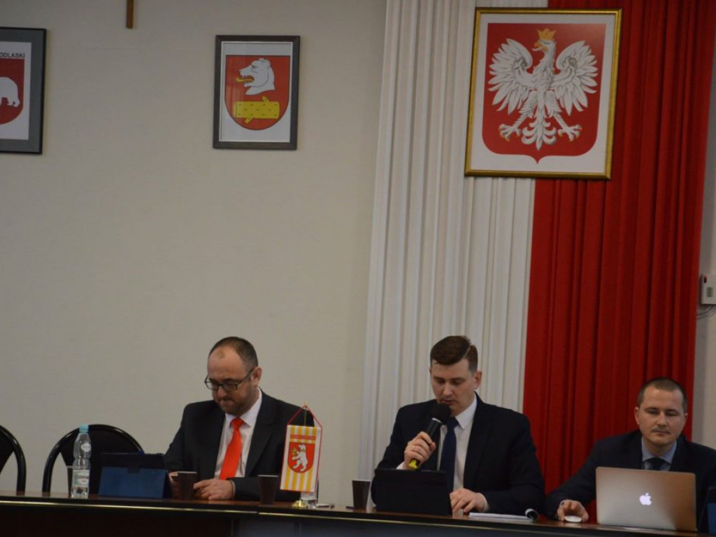 Sportowcy nagrodzeni na sesji Rady Powiatu