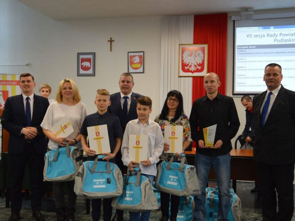 Sportowcy nagrodzeni na sesji Rady Powiatu