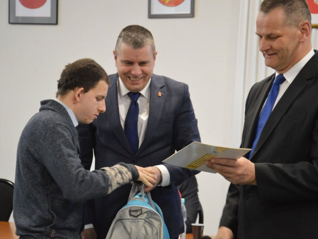 Sportowcy nagrodzeni na sesji Rady Powiatu