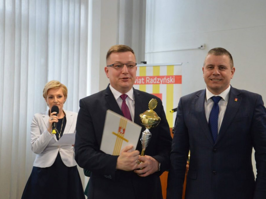 Sportowcy nagrodzeni na sesji Rady Powiatu