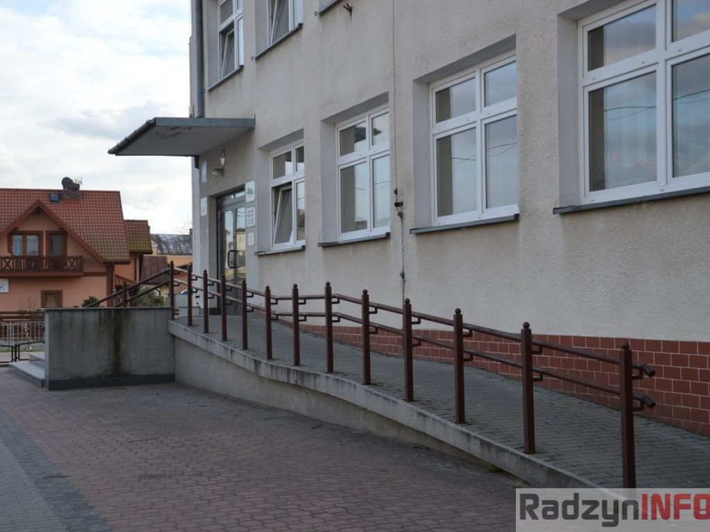 Radzyń dla niepełnosprawnych - podjazdy w instytucjach
