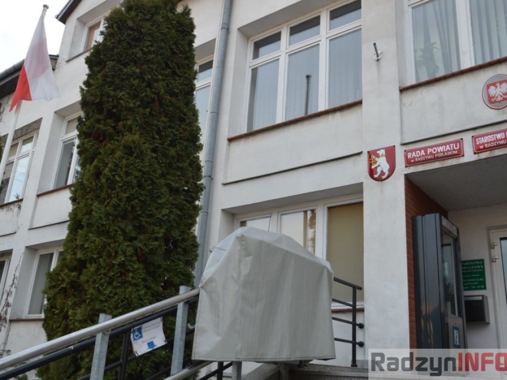 Radzyń dla niepełnosprawnych - podjazdy w instytucjach