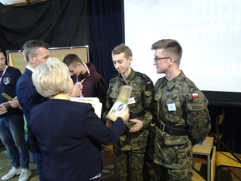 Wręczenie nagród w Komarówce - zdjęcia