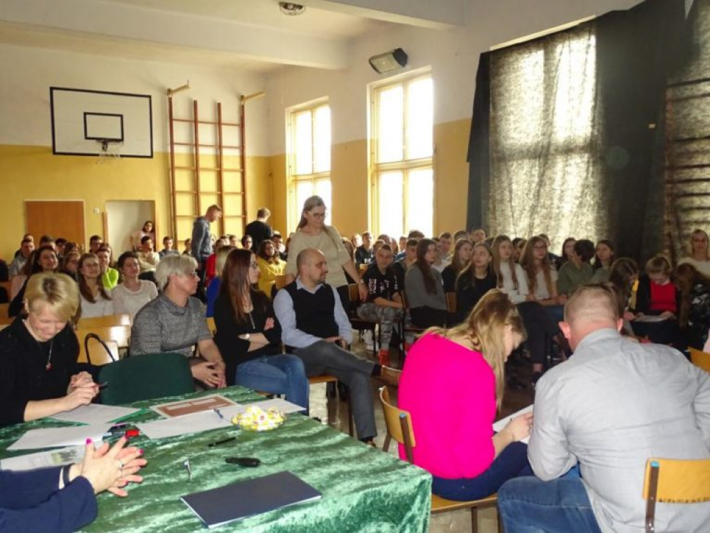 Dzień otwarty w LO w Komarówce - zdjęcia