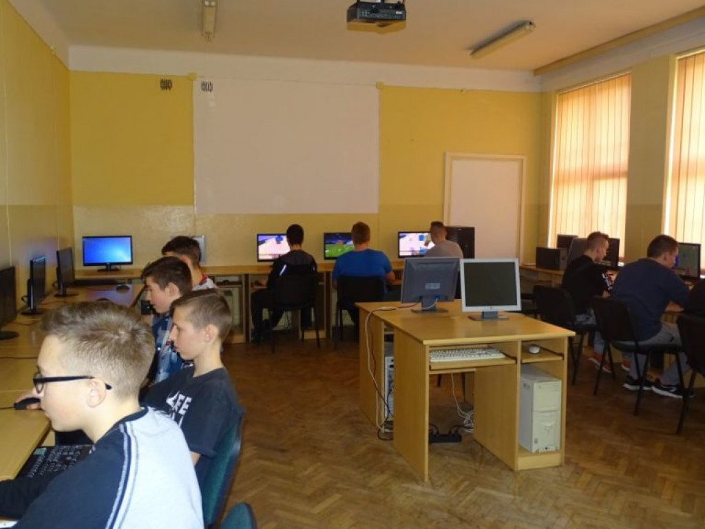 Dzień otwarty w LO w Komarówce - zdjęcia