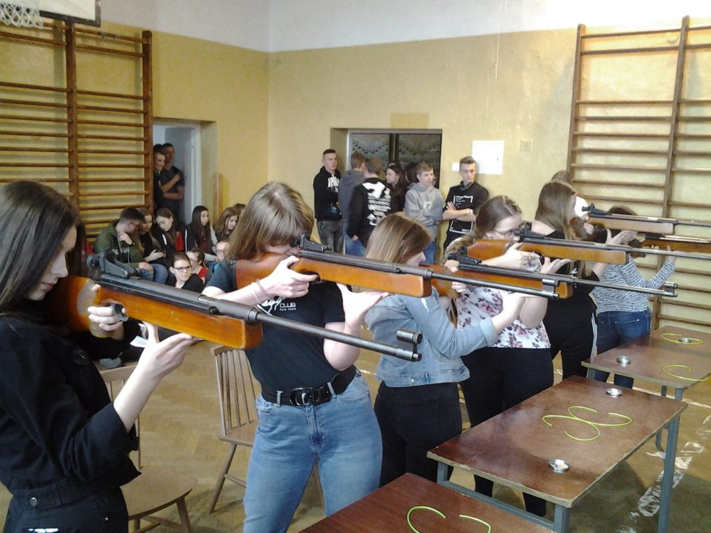 Mistrzostwa powiatu w strzelaniu z karabinka automatycznego